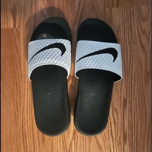 Nike slides size 10.5